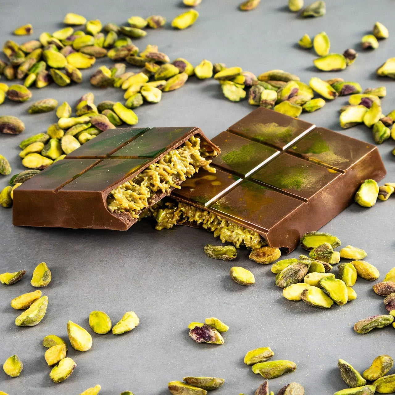 Royal Kunafa – The Viral Dubai Pistachio Chocolate Bar (100g)